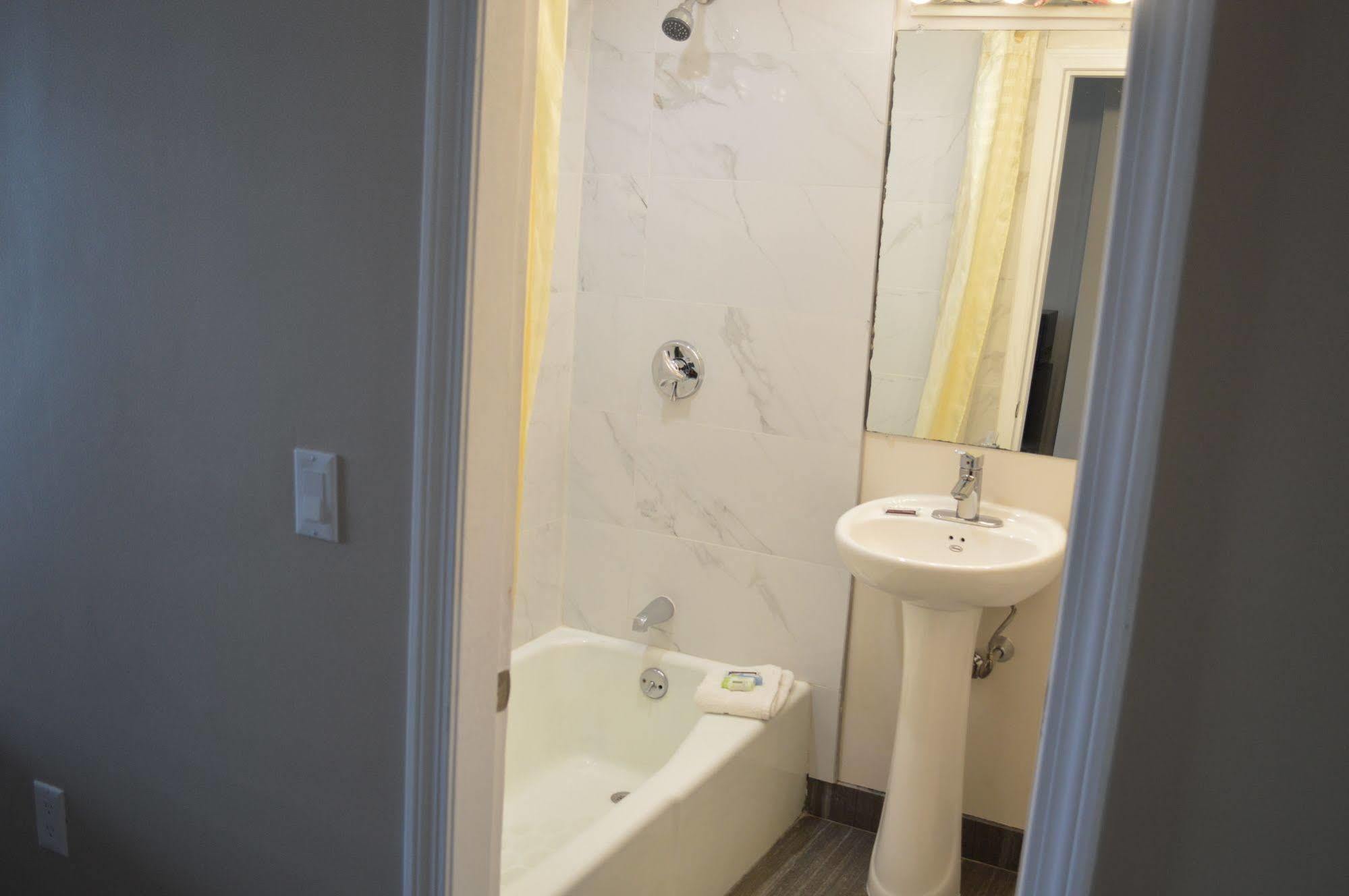Nashoba Valley Inn & Suites Ayer Esterno foto