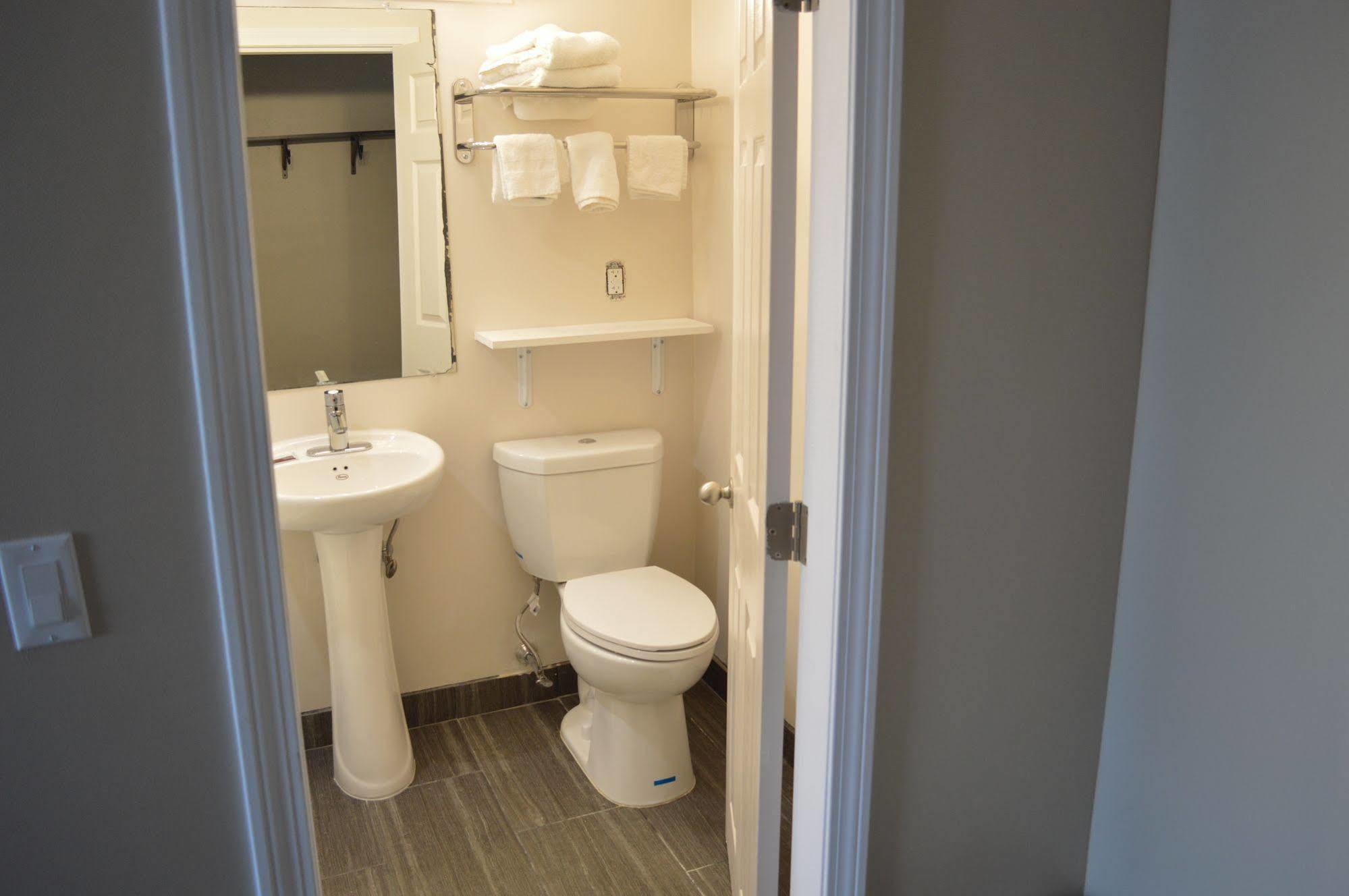 Nashoba Valley Inn & Suites Ayer Esterno foto
